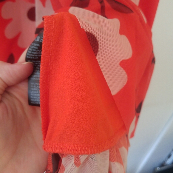 2/$30 🌟 y2k Vintage UO floral midi skirt - Picture 3 of 4